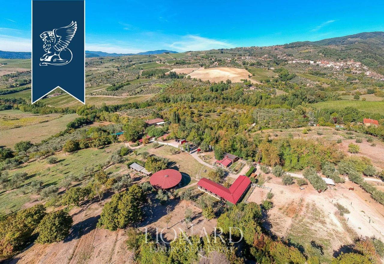 Ферма во Флоренции, Италия, 1 800 м² - фото 13