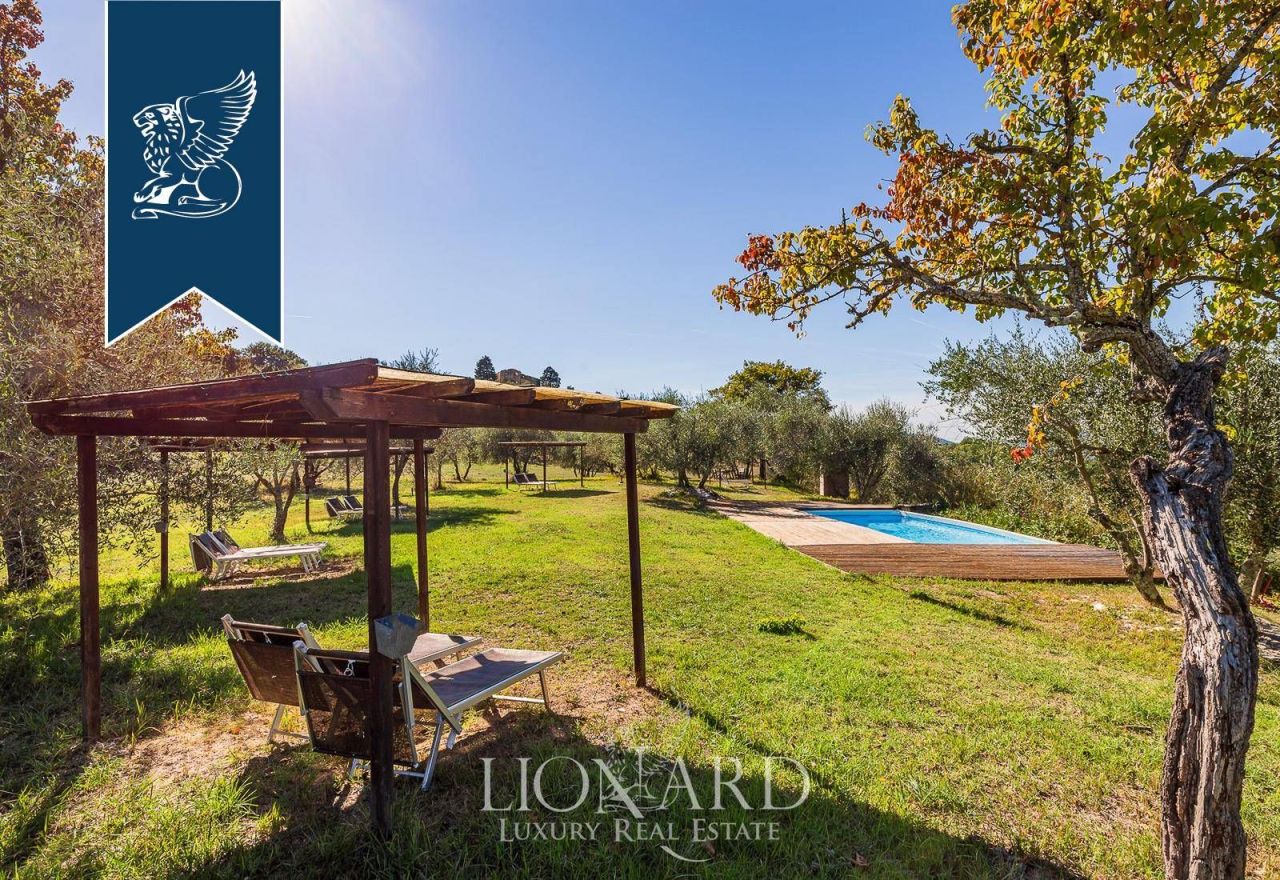 Ферма во Флоренции, Италия, 1 800 м² - фото 16