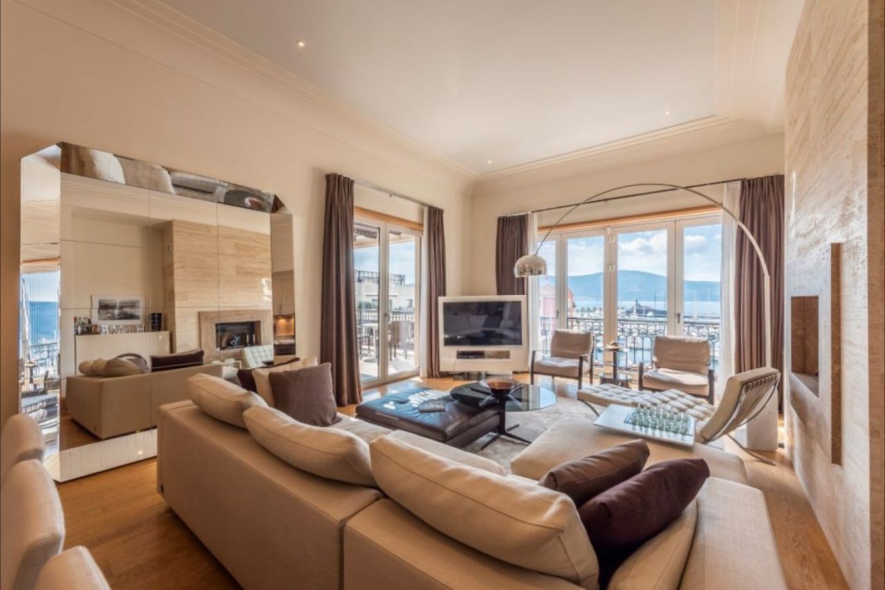 Апартаменты в Тивате, Черногория, 258 м² - фото 2