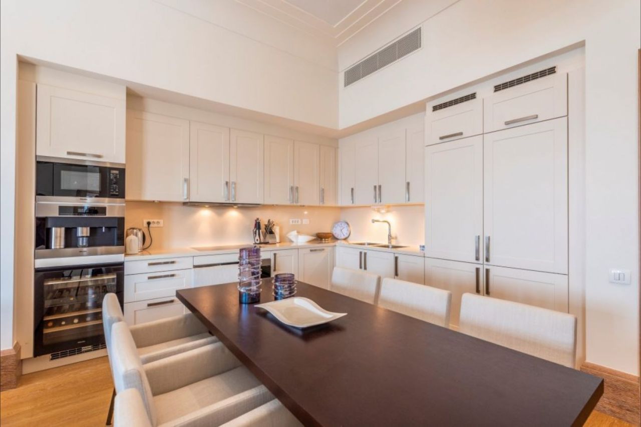 Апартаменты в Тивате, Черногория, 258 м² - фото 3