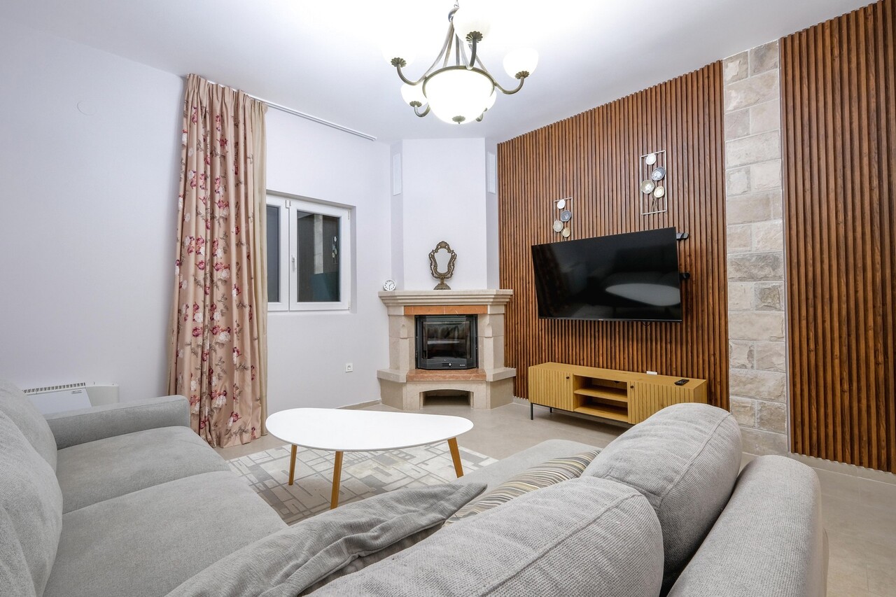 Дом в Тивате, Черногория, 198 м² - фото 3