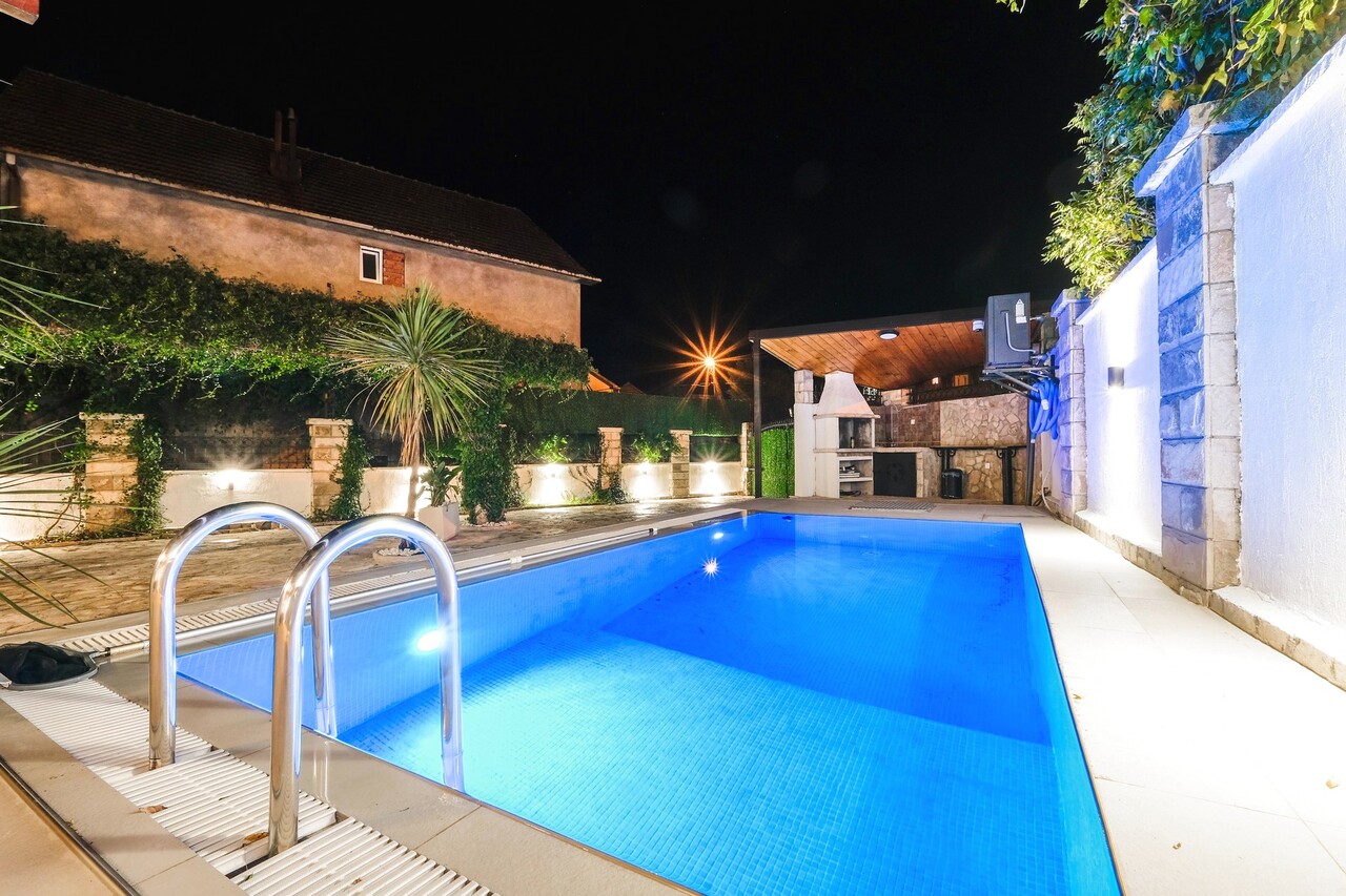 Дом в Тивате, Черногория, 198 м² - фото 18