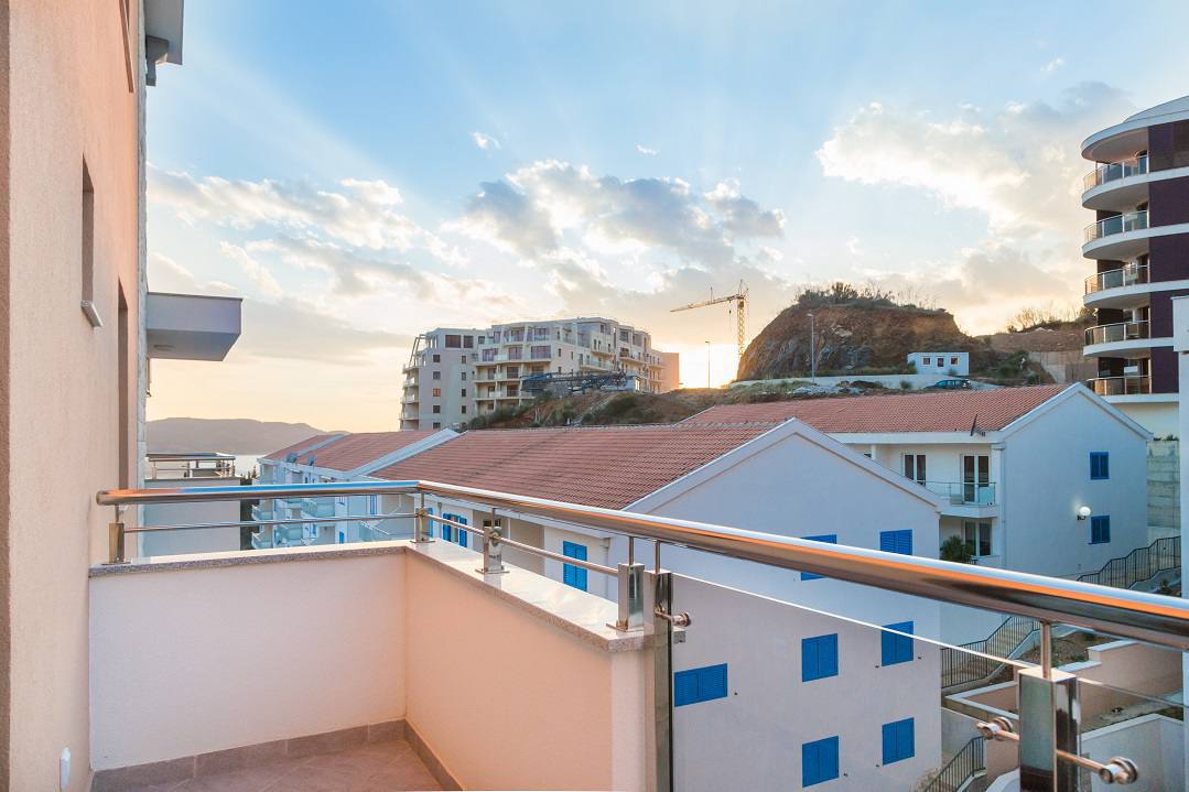 Квартира в Бечичи, Черногория, 89 м² - фото 1