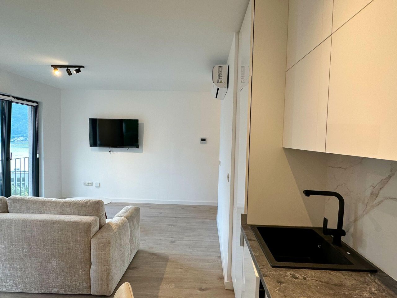 Квартира в Доброте, Черногория, 39 м² - фото 6