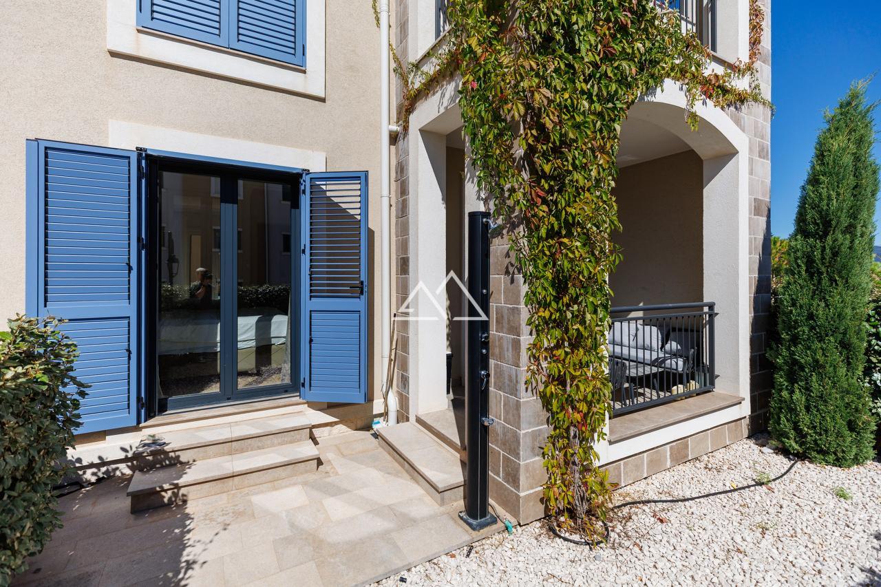 Апартаменты на полуострове Луштица, Черногория, 50 м² - фото 1