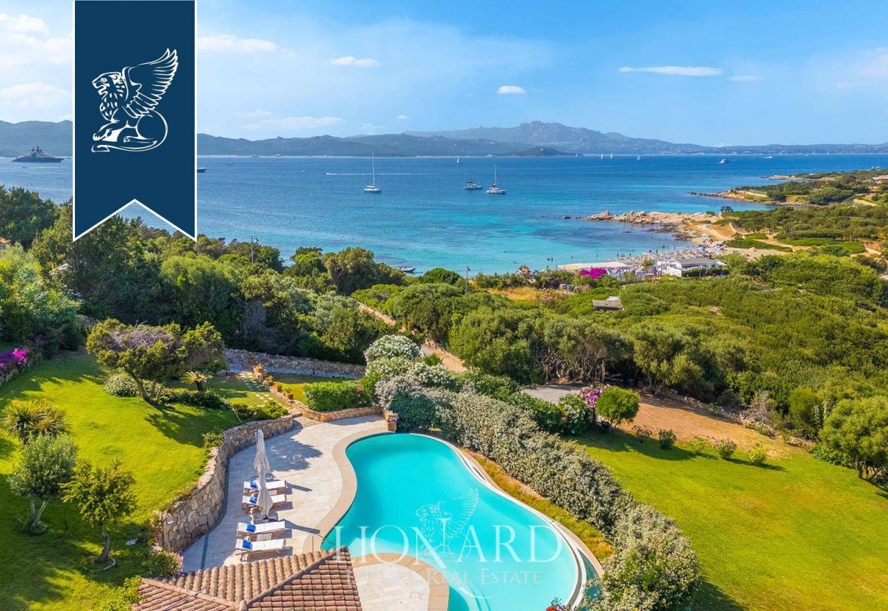 Вилла в Ольбии, Италия, 800 м² - фото 2