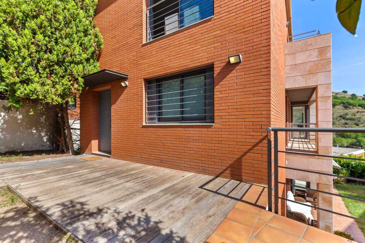 Дом в Барселоне, Испания, 490 м² - фото 3