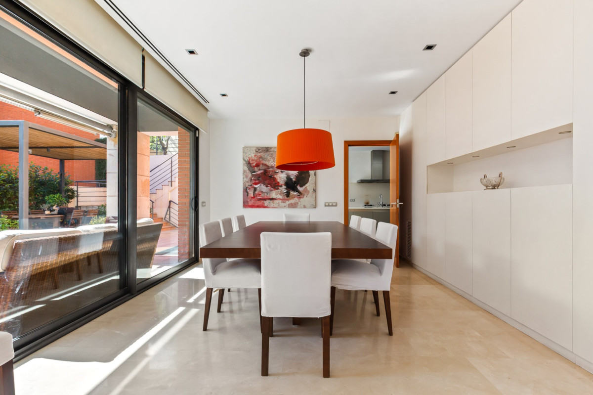 Дом в Барселоне, Испания, 490 м² - фото 8