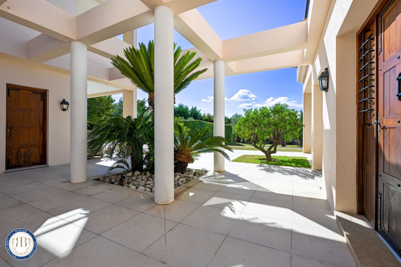 Вилла в Мужене, Франция, 307 м² - фото 5