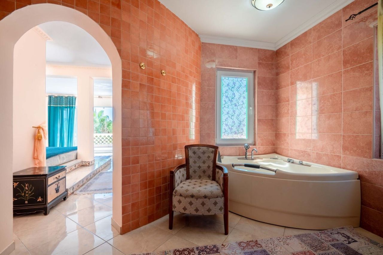 Вилла в Добра Воде, Черногория, 500 м² - фото 14