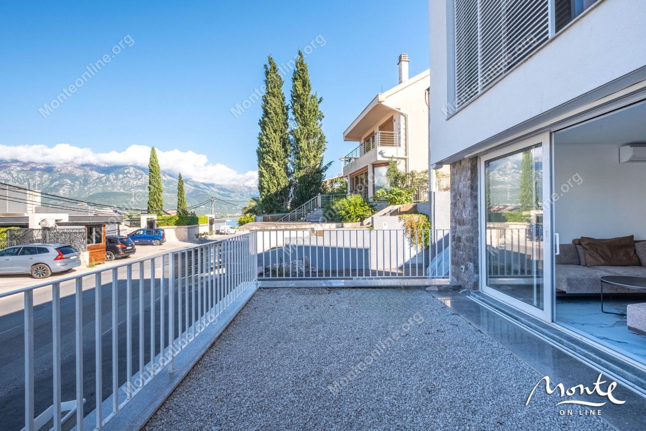 Вилла на полуострове Луштица, Черногория, 100 м² - фото 1