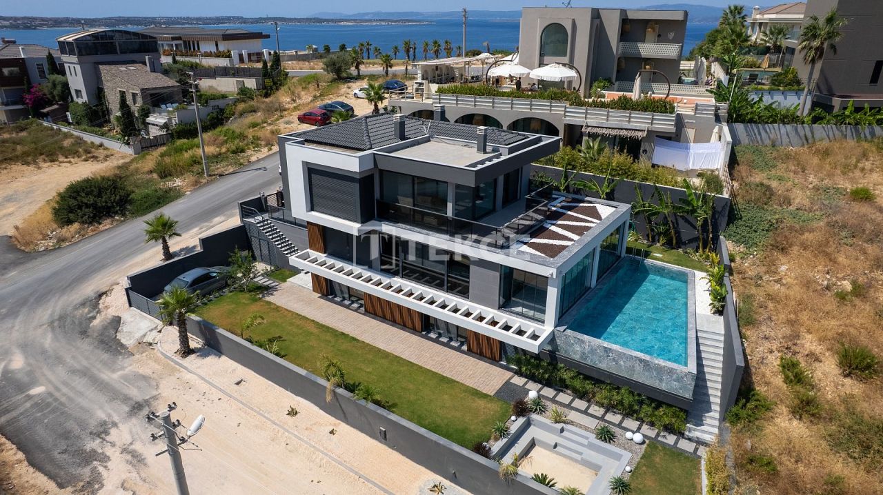 Вилла в Чешме, Турция, 380 м² - фото 1