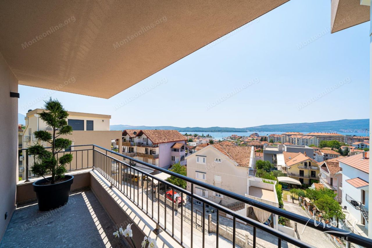 Апартаменты в Тивате, Черногория, 78 м² - фото 1