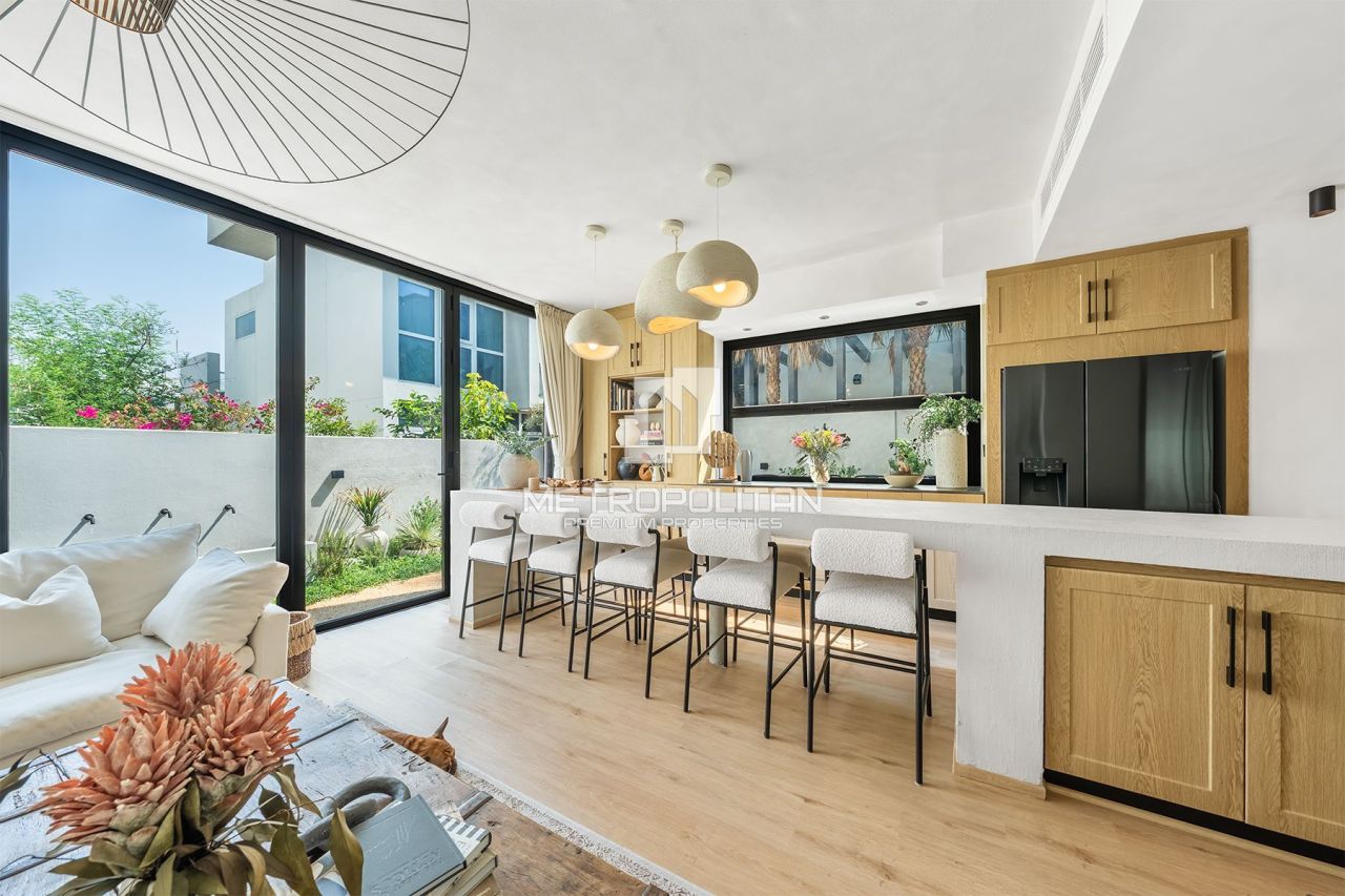 Таунхаус в Дубае, ОАЭ, 158 м² - фото 1