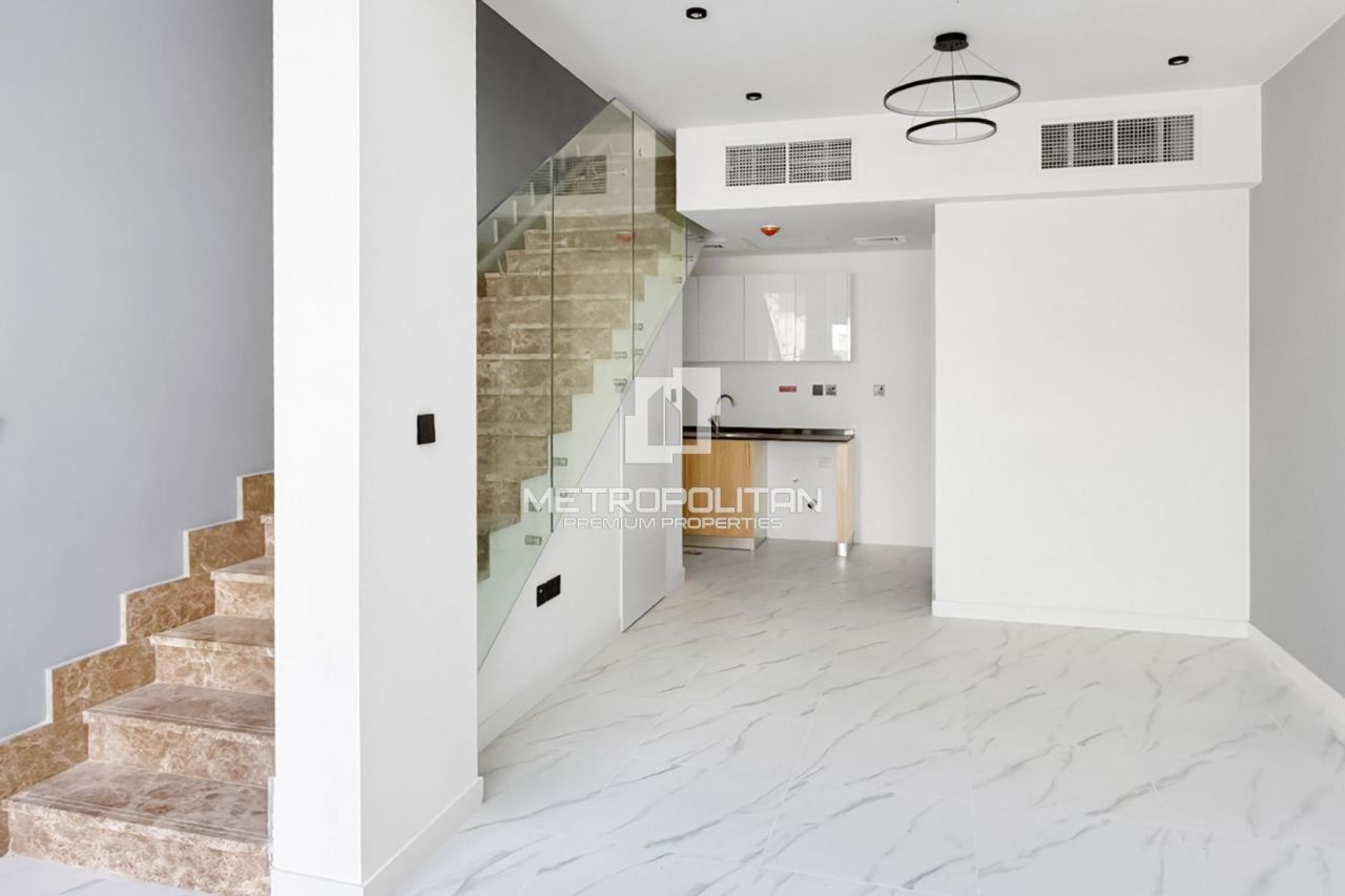 Таунхаус в Дубае, ОАЭ, 69 м² - фото 1