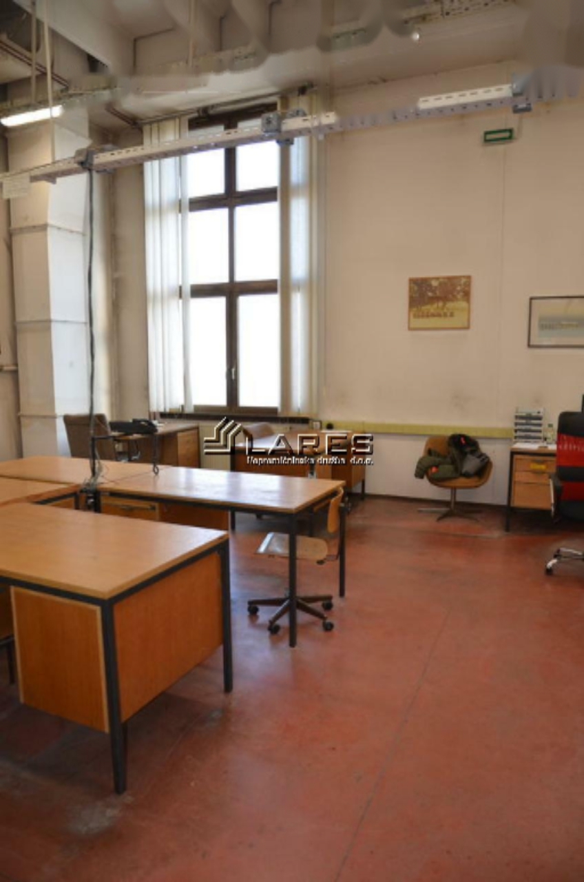 Офис в Любляне, Словения, 1 500 м² - фото 10