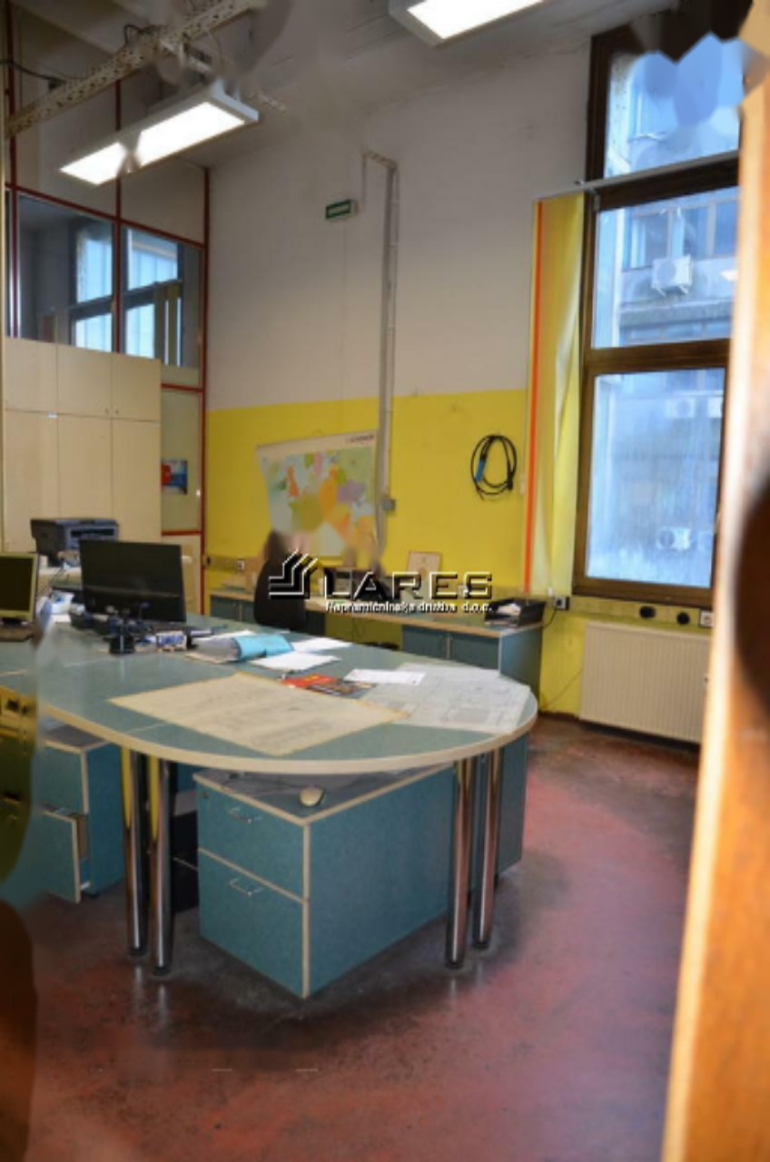 Офис в Любляне, Словения, 1 500 м² - фото 13