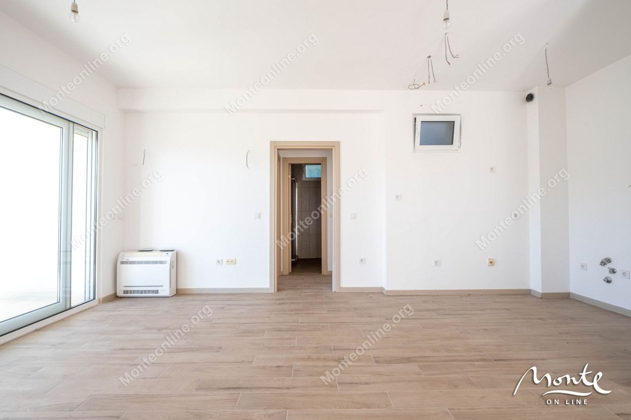 Апартаменты в Тивате, Черногория, 66 м² - фото 11