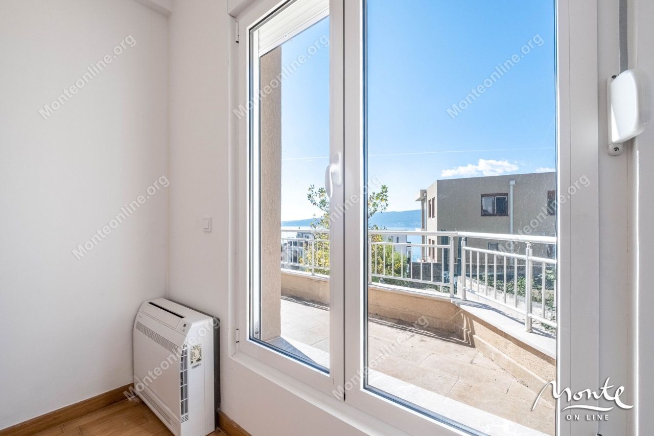 Апартаменты в Тивате, Черногория, 66 м² - фото 18