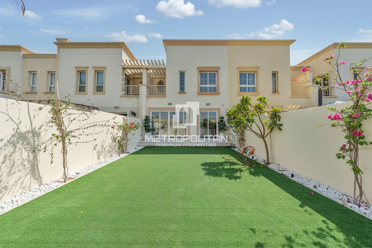 Таунхаус в Дубае, ОАЭ, 185 м² - фото 1