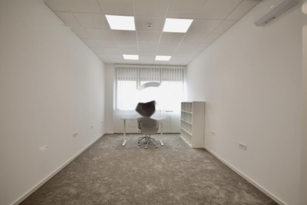 Офис в Любляне, Словения, 27 м² - фото 1