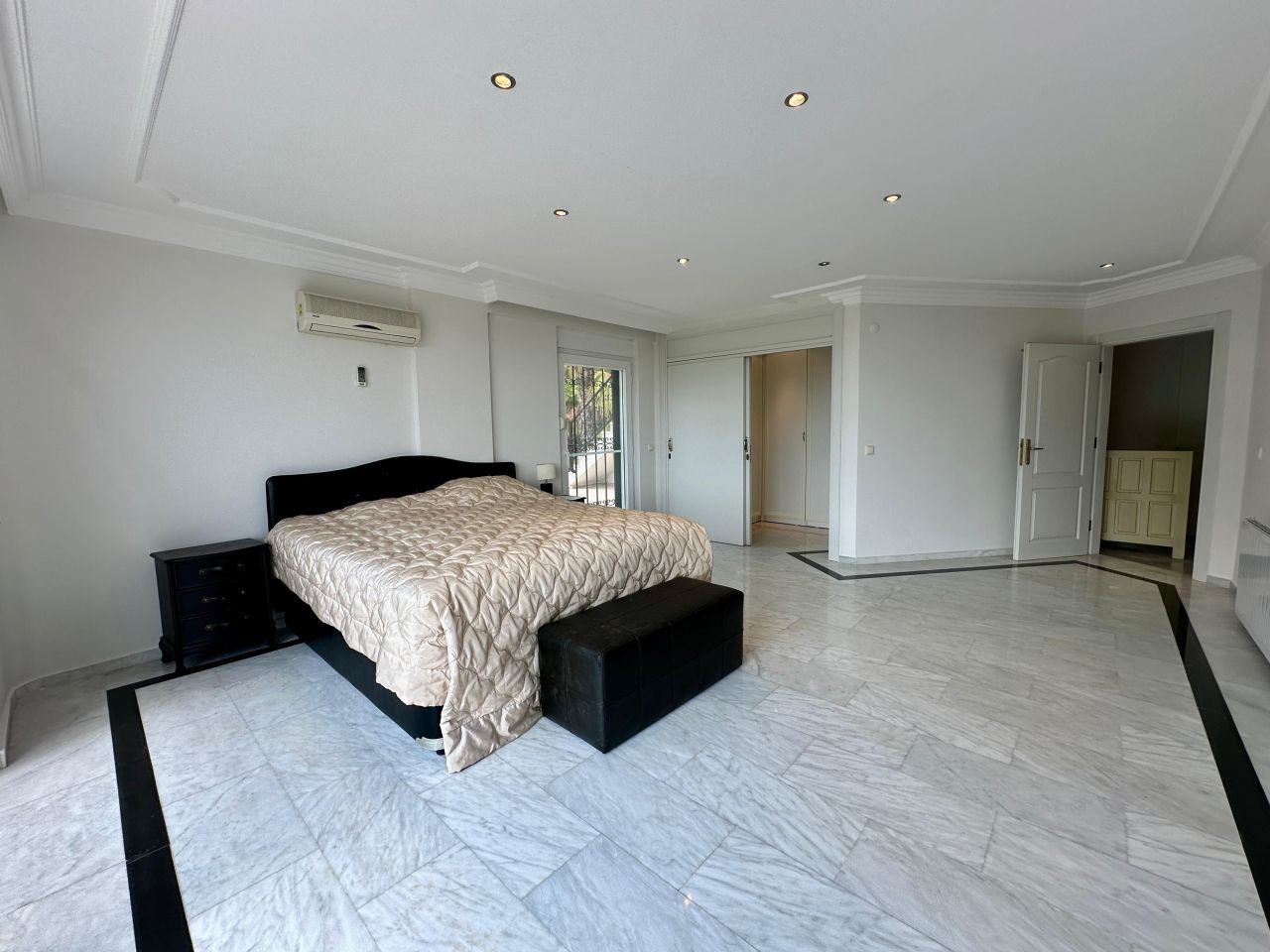 Вилла в Алании, Турция, 375 м² - фото 7