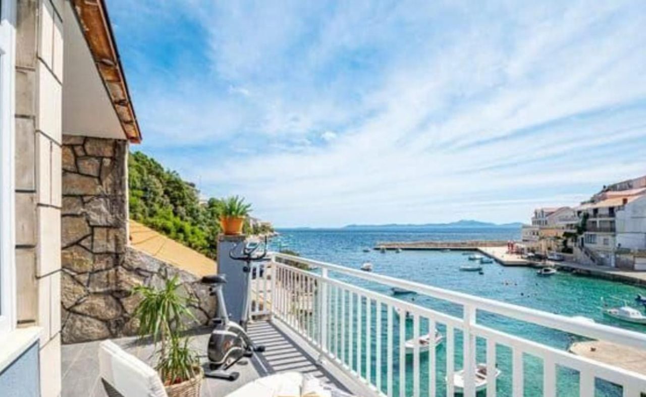 Отель, гостиница на Корчуле, Хорватия, 396 м² - фото 1