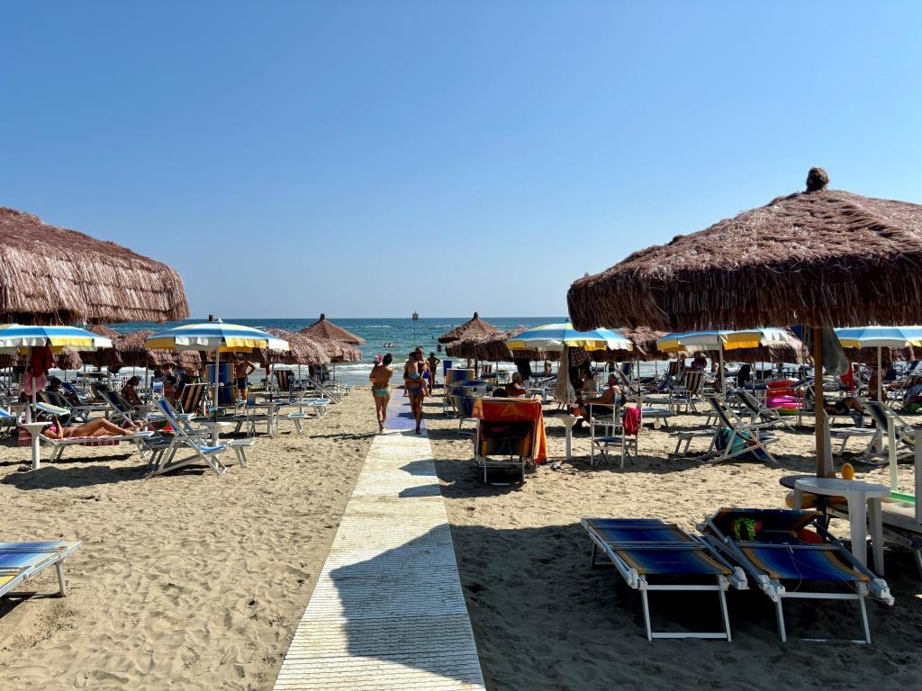 Квартира в Монтесильвано, Италия, 46 м² - фото 18