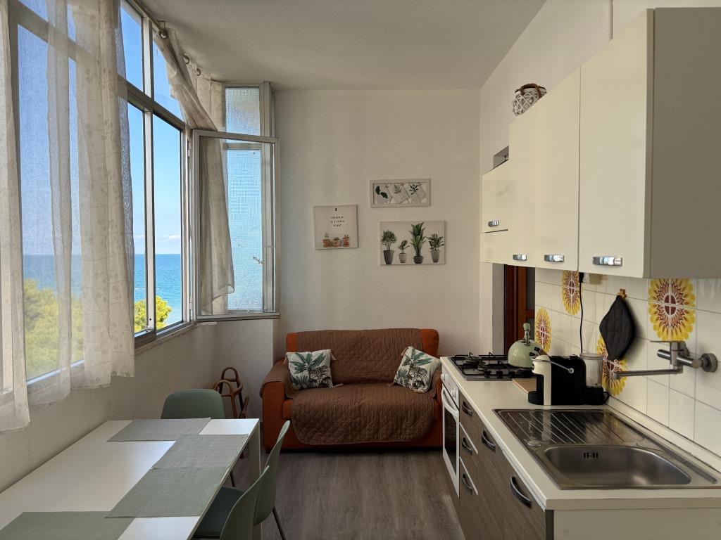Квартира в Монтесильвано, Италия, 46 м² - фото 1