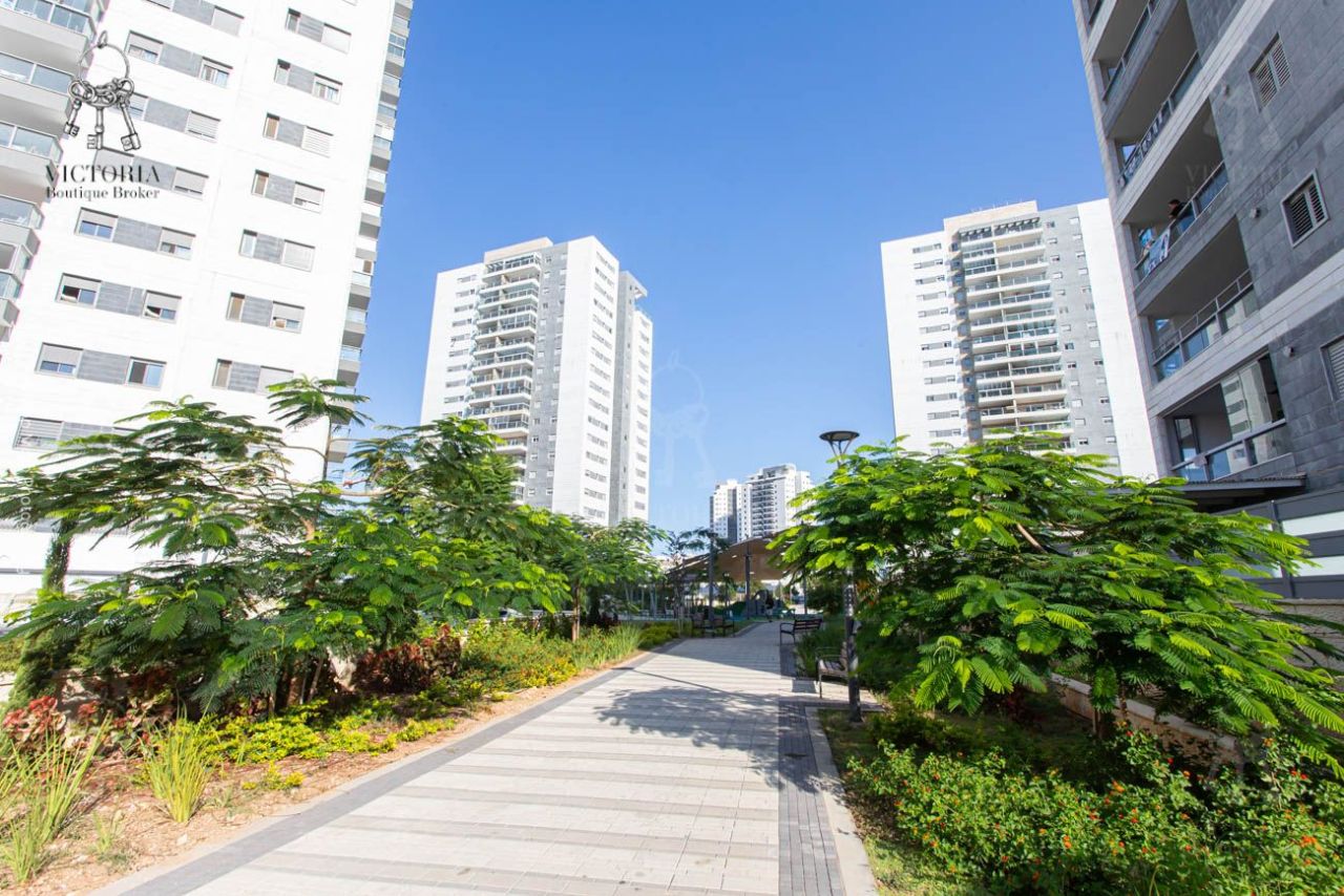 Квартира в Тират-Кармеле, Израиль, 150 м² - фото 1