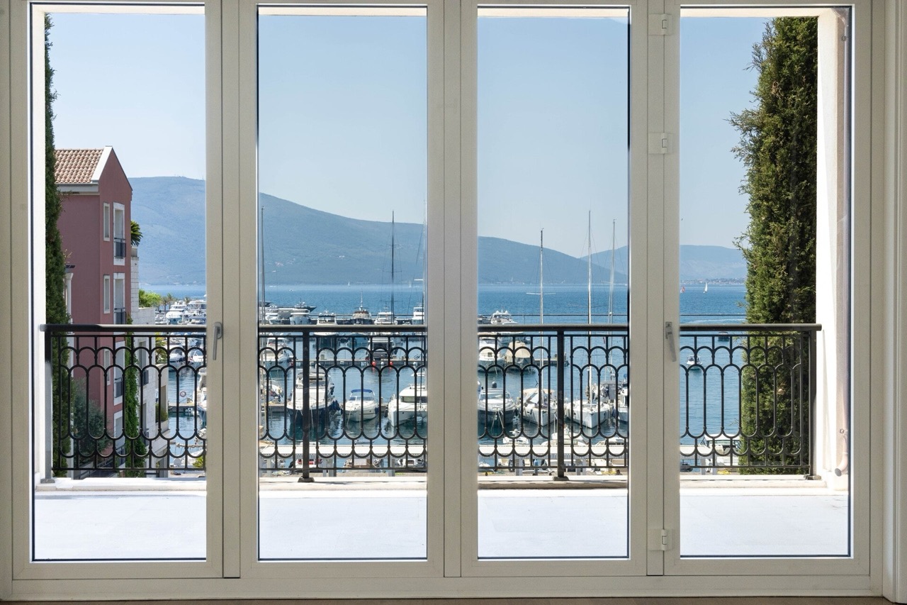 Квартира в Тивате, Черногория, 228 м² - фото 7