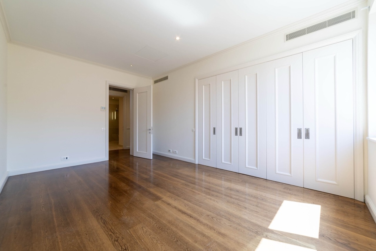 Квартира в Тивате, Черногория, 228 м² - фото 18