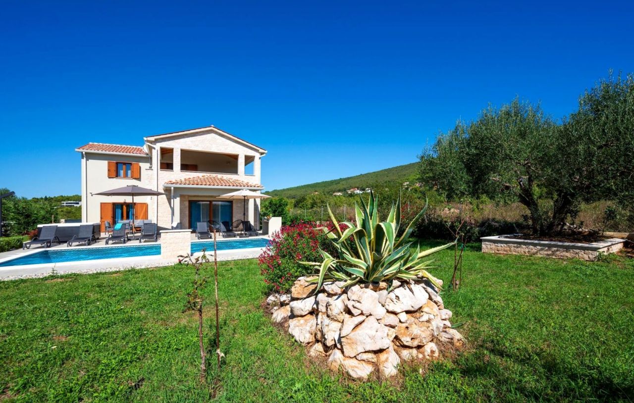 Вилла в Лабине, Хорватия, 210 м² - фото 1