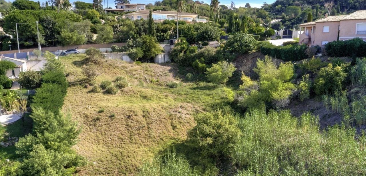 Земля в Каннах, Франция, 4 000 м² - фото 2