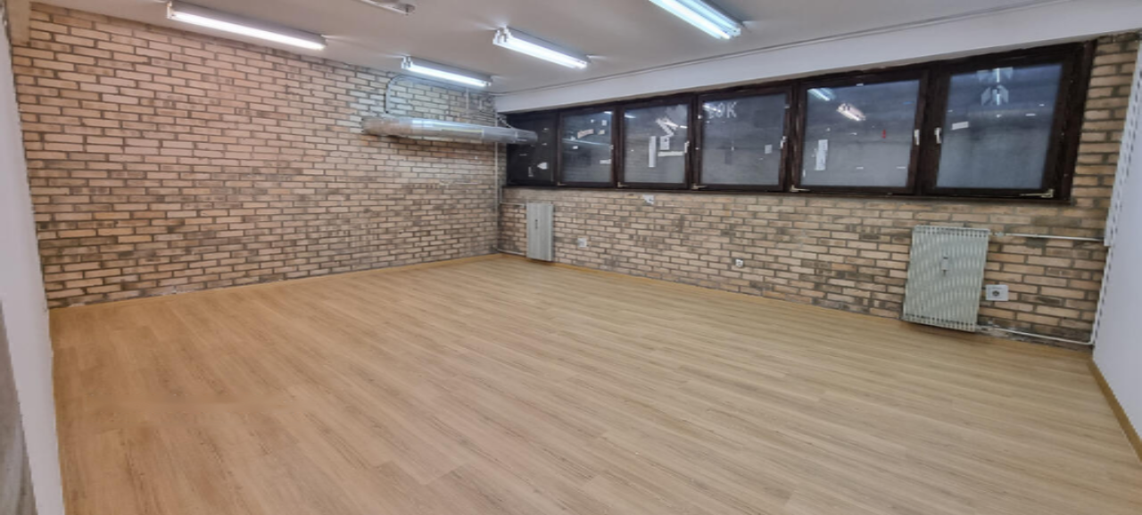 Офис в Любляне, Словения, 39 м² - фото 1