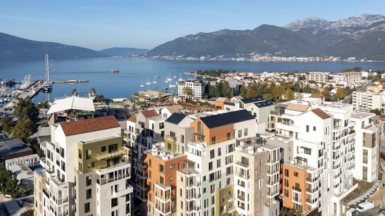 Пентхаус в Тивате, Черногория, 200 м² - фото 2