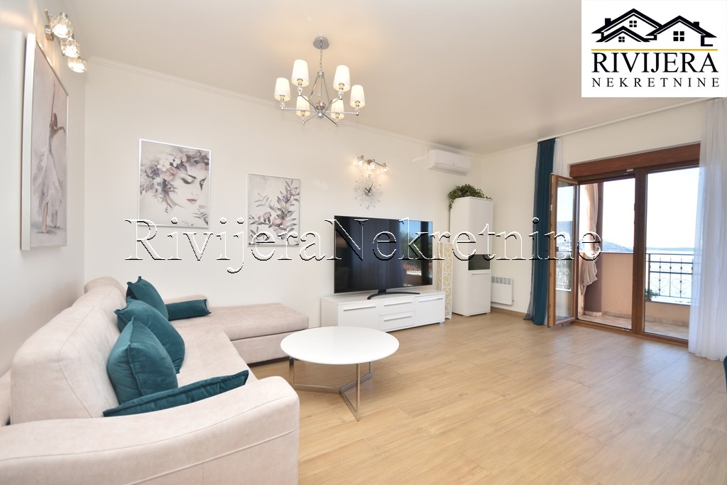 Квартира в Херцег-Нови, Черногория, 88 м² - фото 1