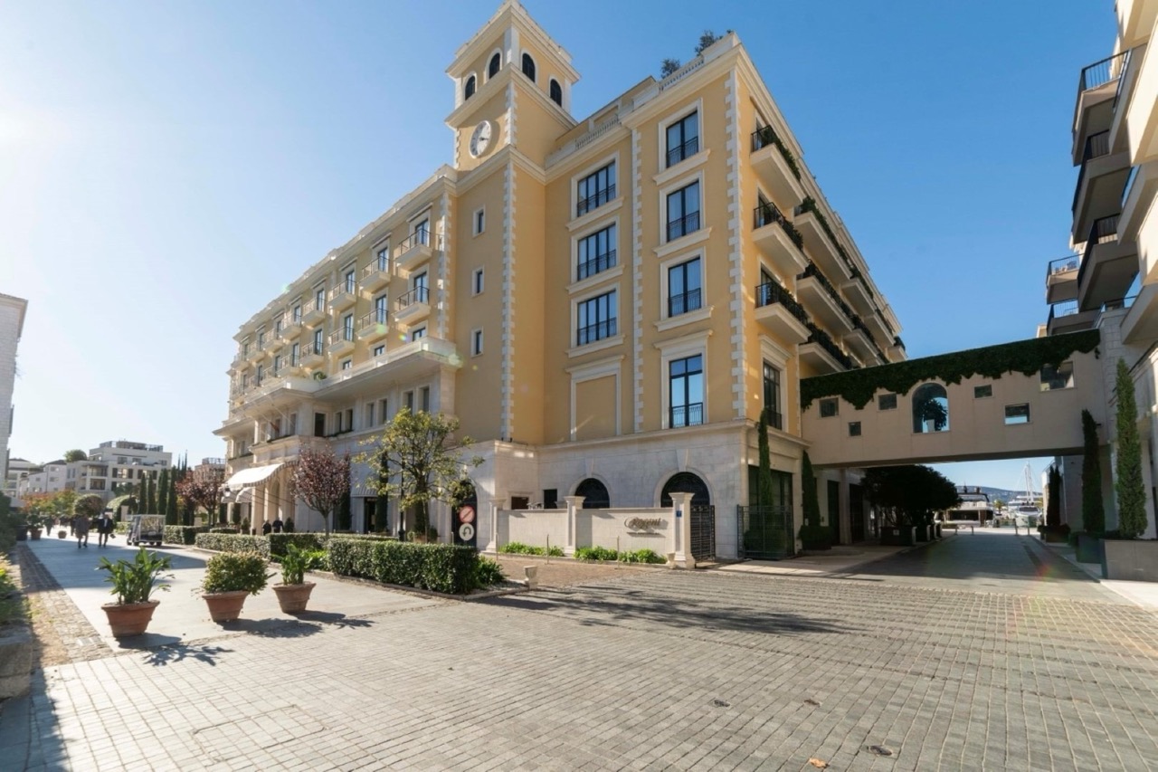 Квартира в Тивате, Черногория, 140 м² - фото 3