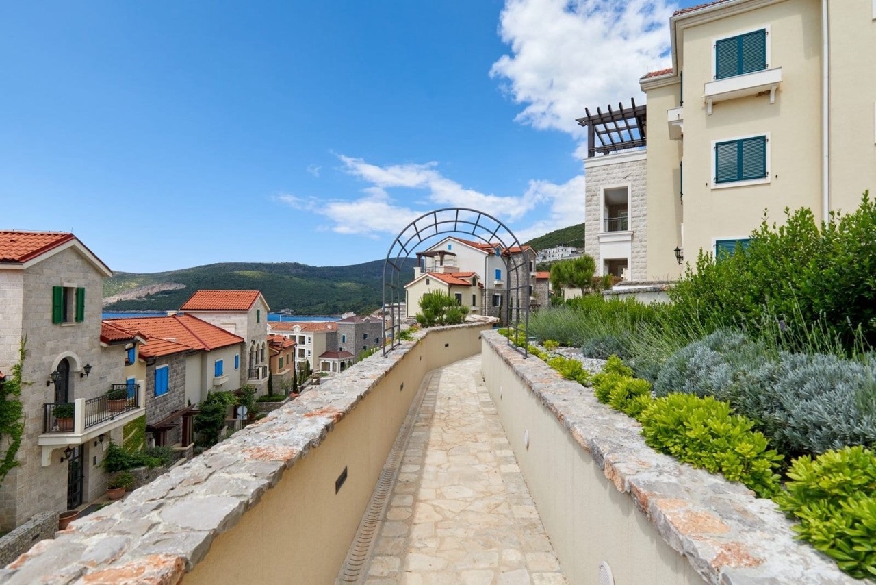 Квартира на полуострове Луштица, Черногория, 106 м² - фото 17