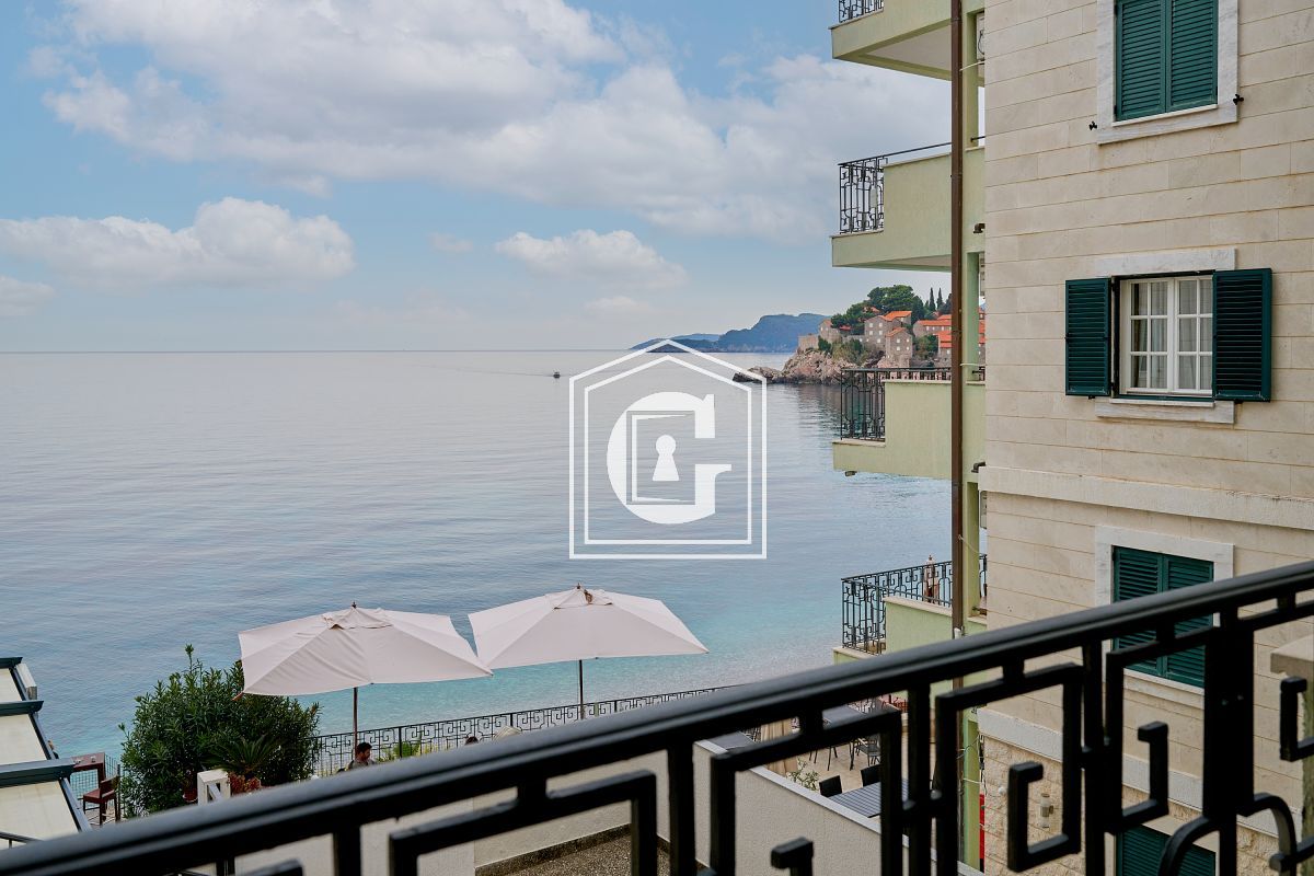 Апартаменты в Святом Стефане, Черногория, 95 м² - фото 1