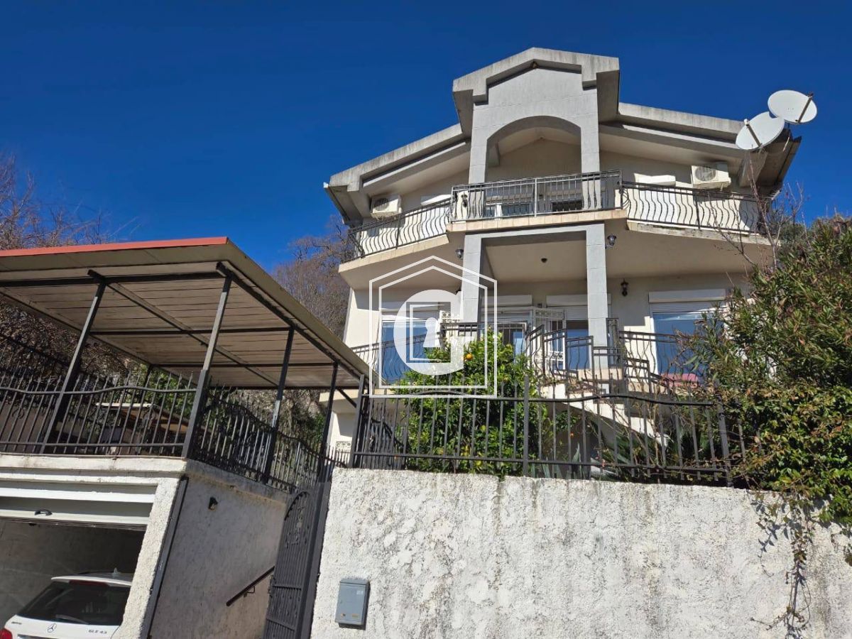 Вилла в Режевичах, Черногория, 190 м² - фото 4