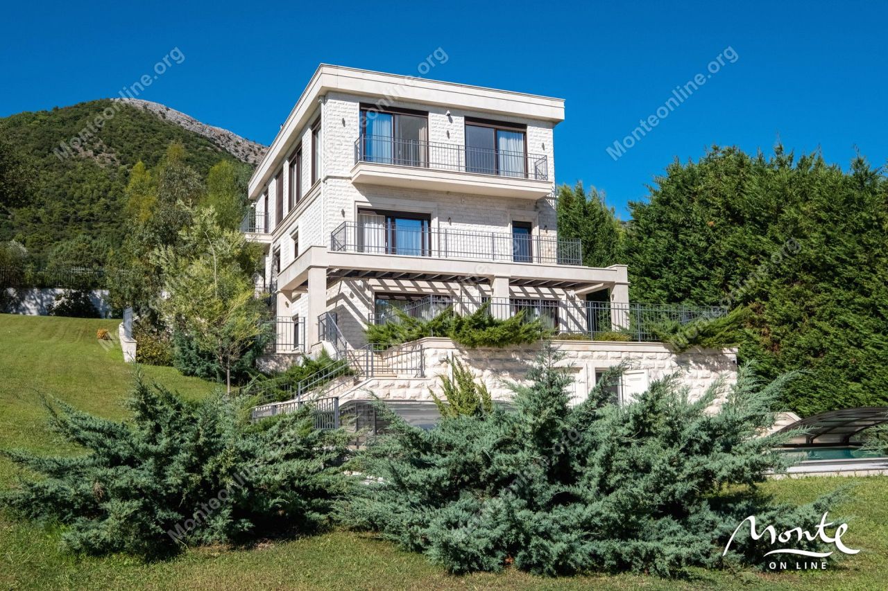 Вилла в Тивате, Черногория, 560 м² - фото 4