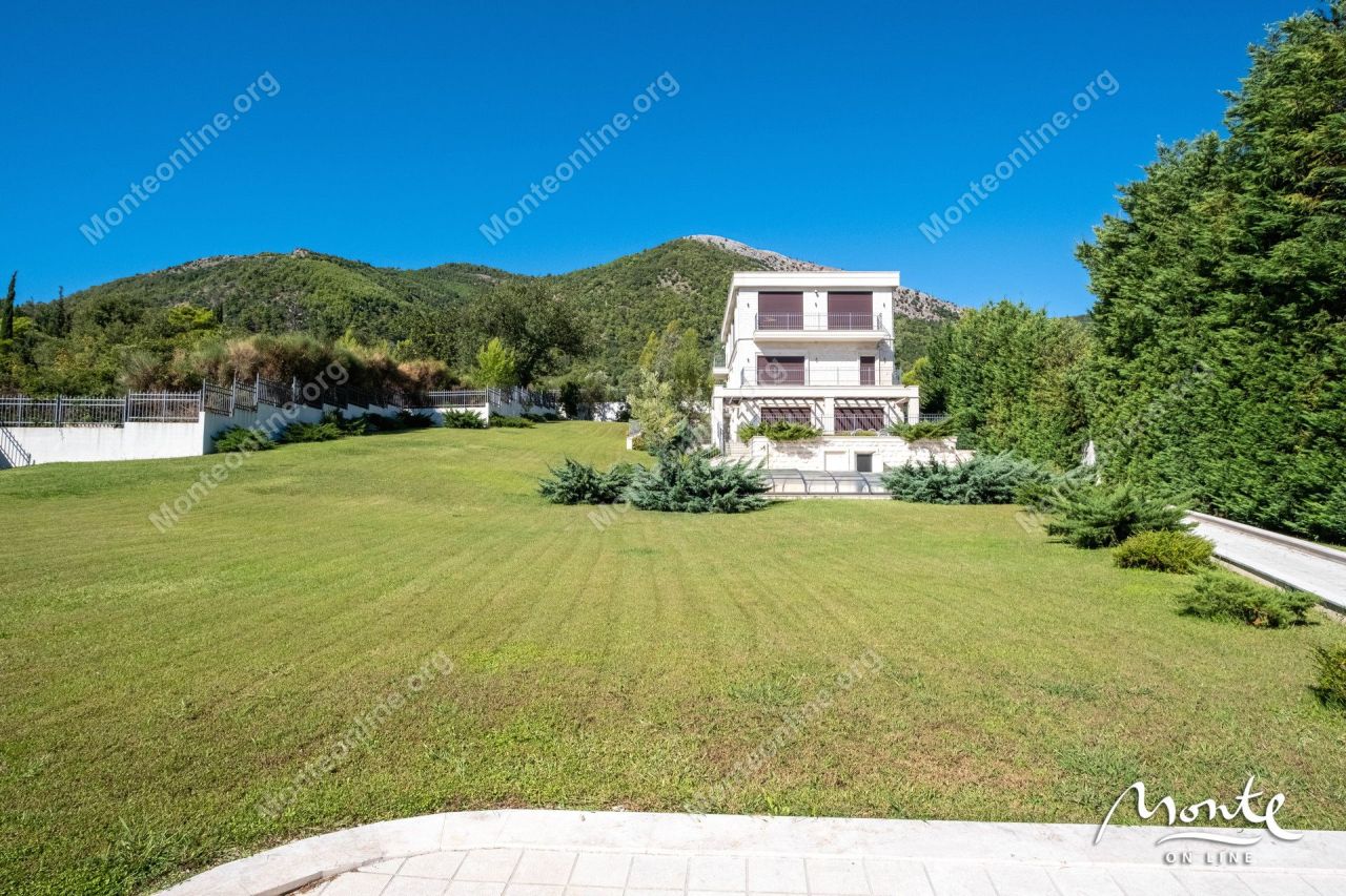 Вилла в Тивате, Черногория, 560 м² - фото 6