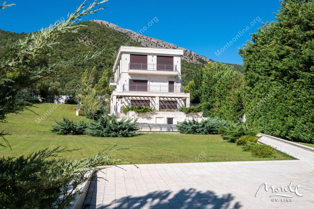 Вилла в Тивате, Черногория, 560 м² - фото 7