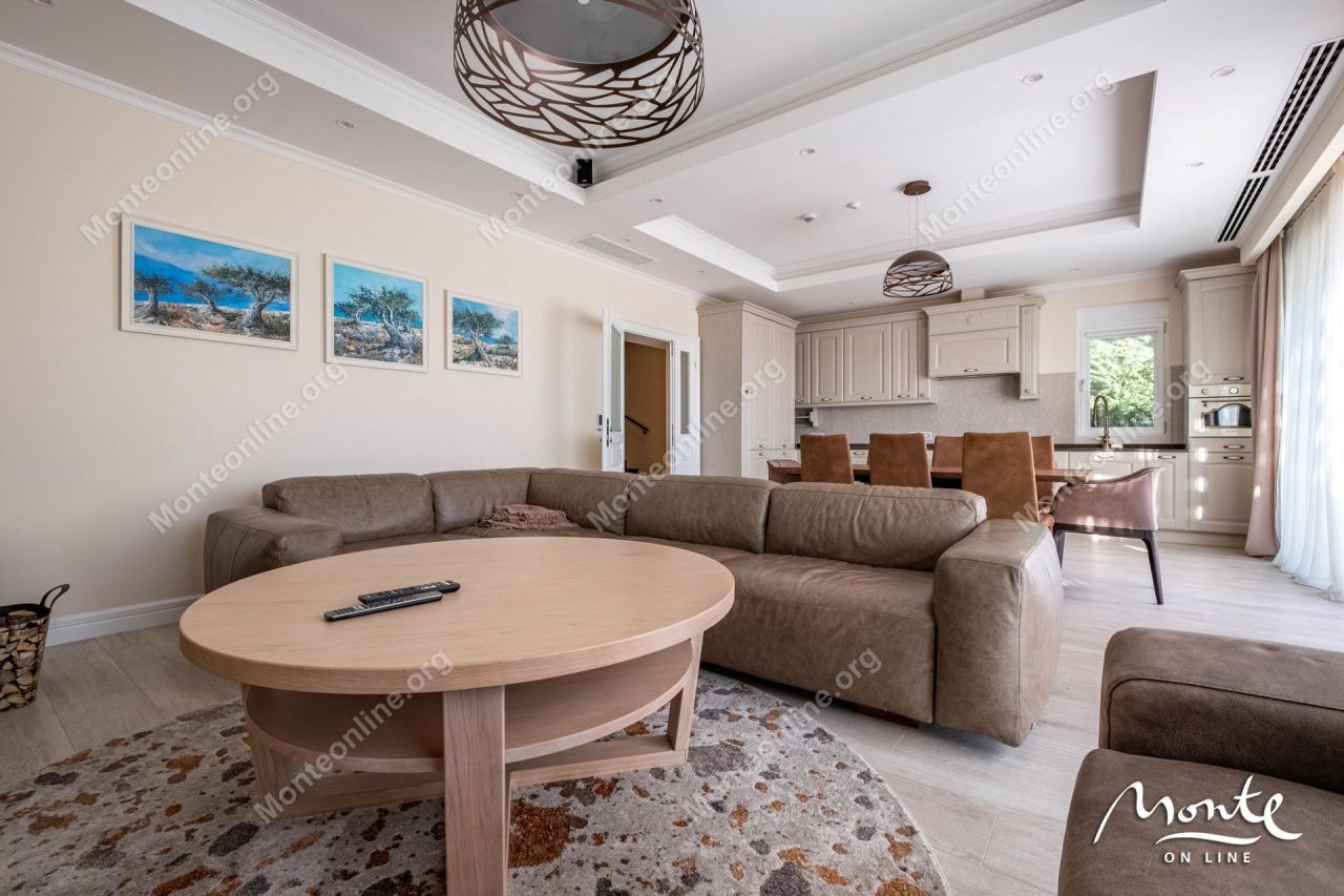 Вилла в Тивате, Черногория, 560 м² - фото 11