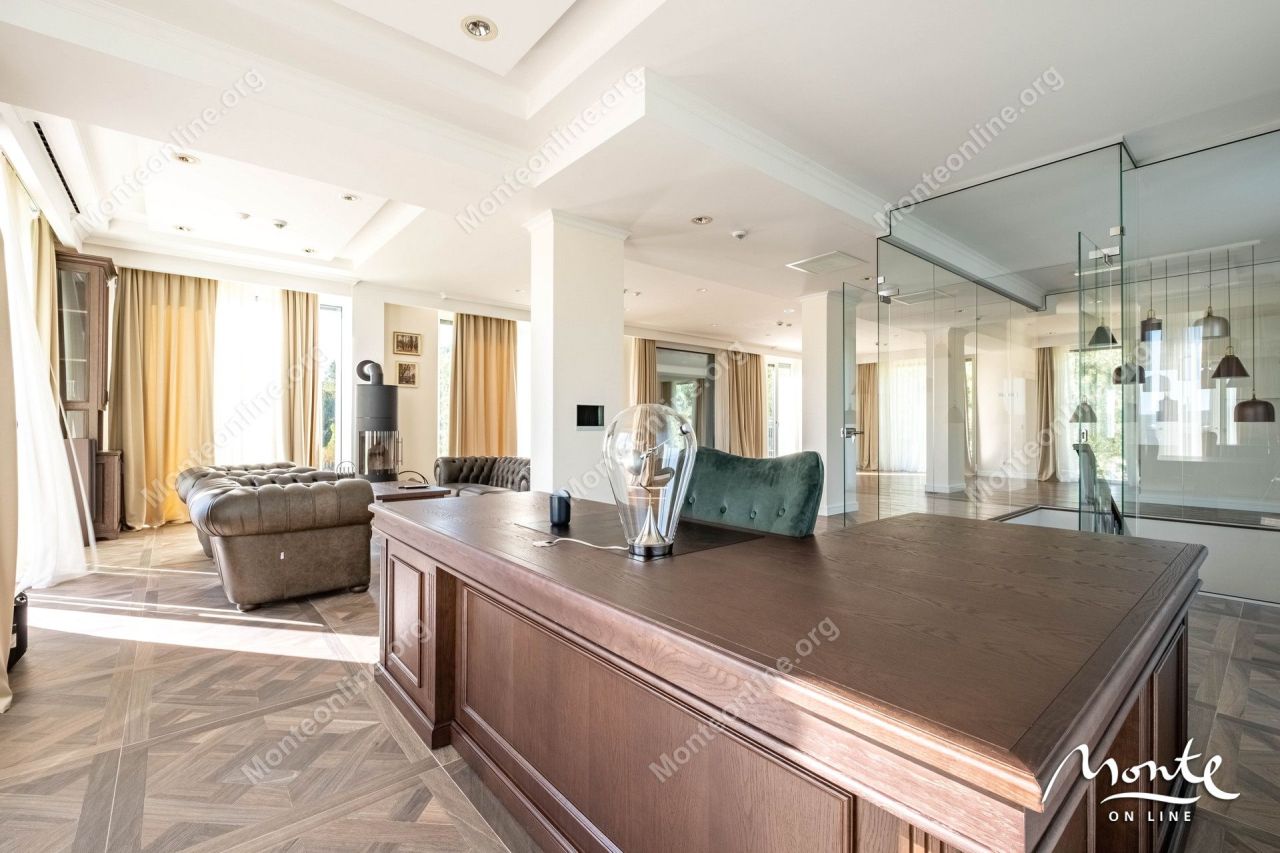 Вилла в Тивате, Черногория, 560 м² - фото 18