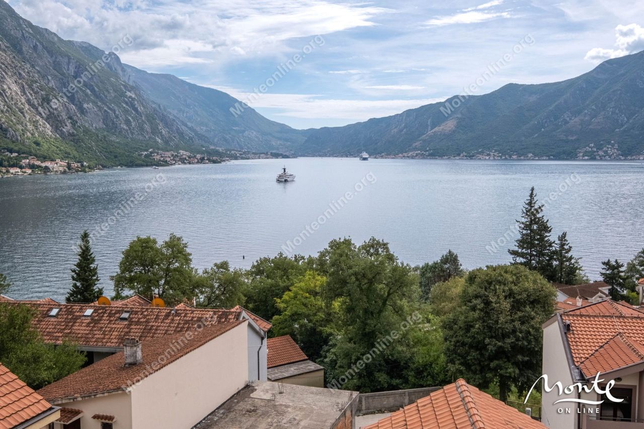 Вилла в Ораховаце, Черногория, 428 м² - фото 2