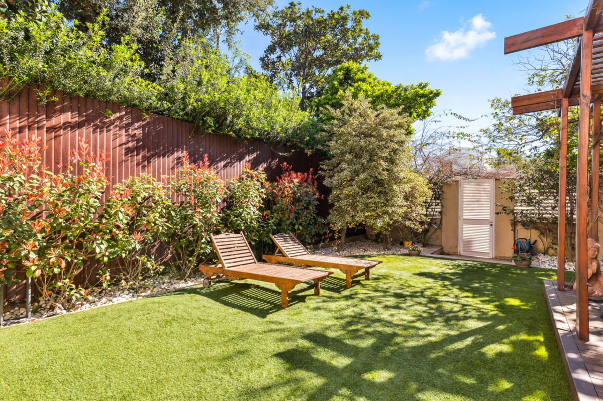 Дом в Барселоне, Испания, 395 м² - фото 2