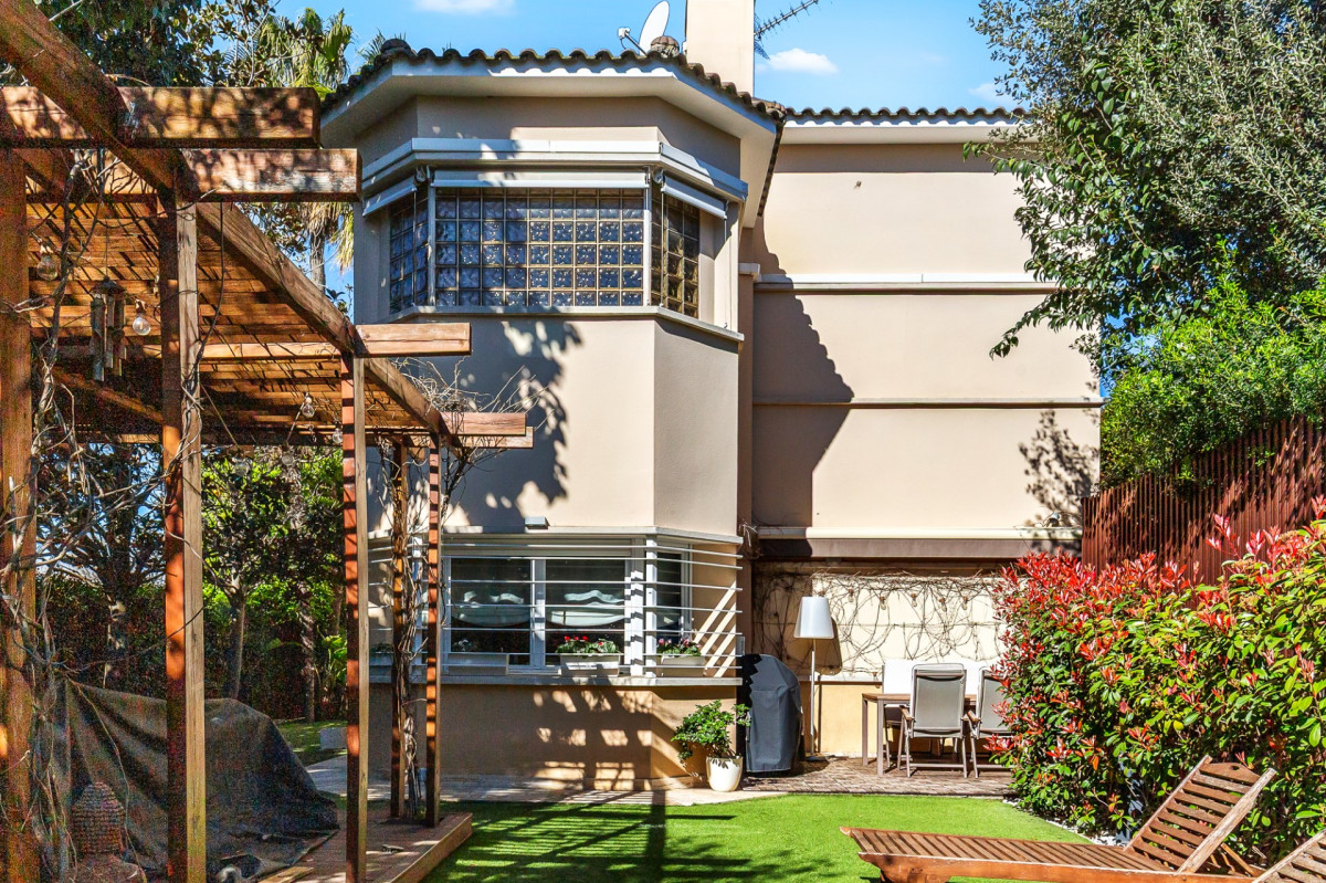 Дом в Барселоне, Испания, 395 м² - фото 4