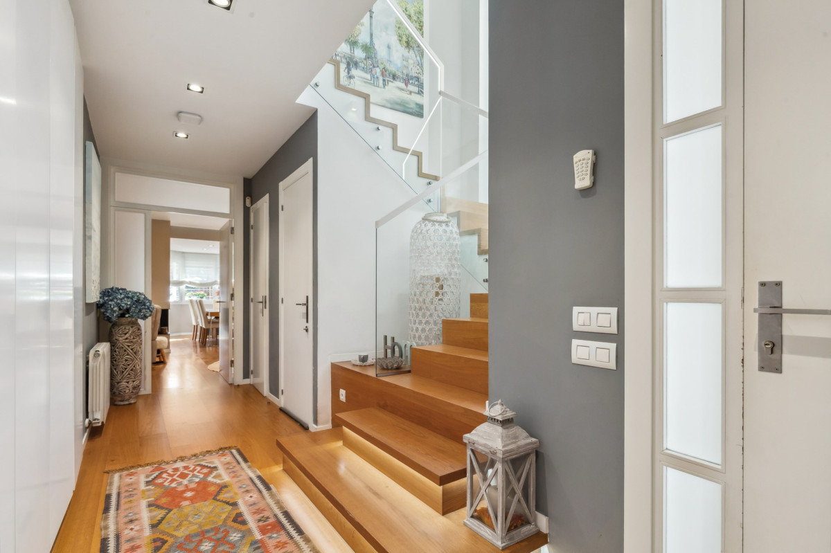 Дом в Барселоне, Испания, 395 м² - фото 5